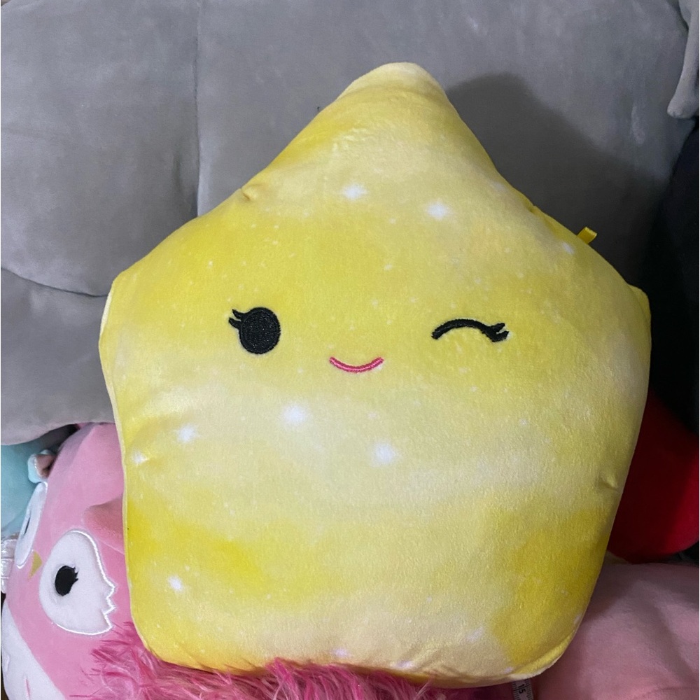 Estrella the Star Squishmallow